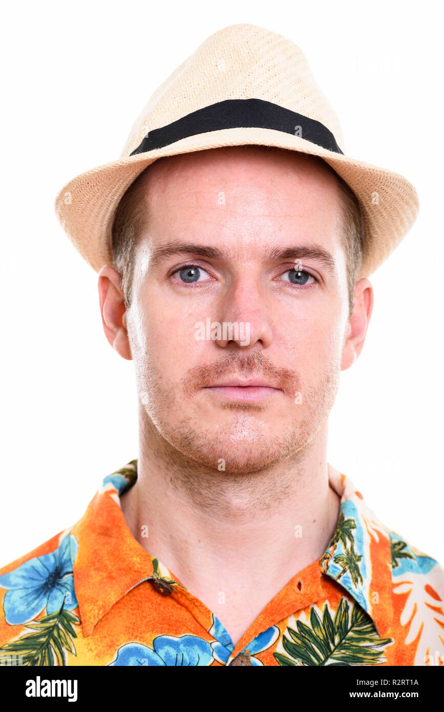 Visage d'un homme portant chapeau et chemise hawaïenne prêt pour locations Banque D'Images