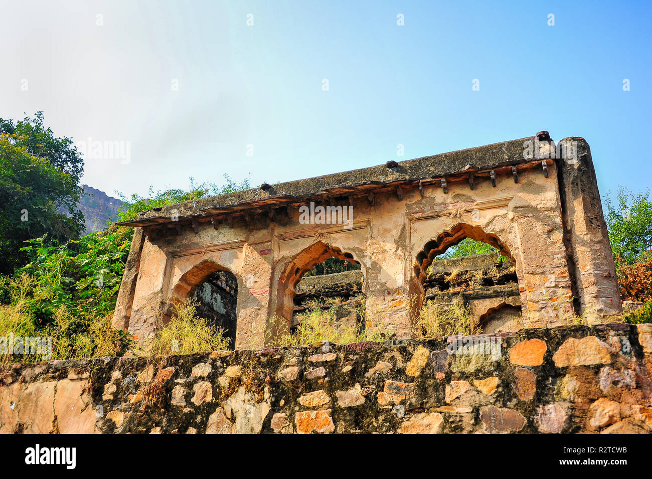 Ruines Antiques Le Fort De Ranthambore Rajisthan Inde Batiment En Ruine Fortess Dans La Nature De L Habitat Avec Fond De Ciel Bleu Photo Stock Alamy Ruines Antiques Le Fort De Ranthambore Rajisthan Inde Batiment En Ruine Fortess Dans La Nature De L Habitat Avec Fond De Ciel Bleu Photo Stock Alamy