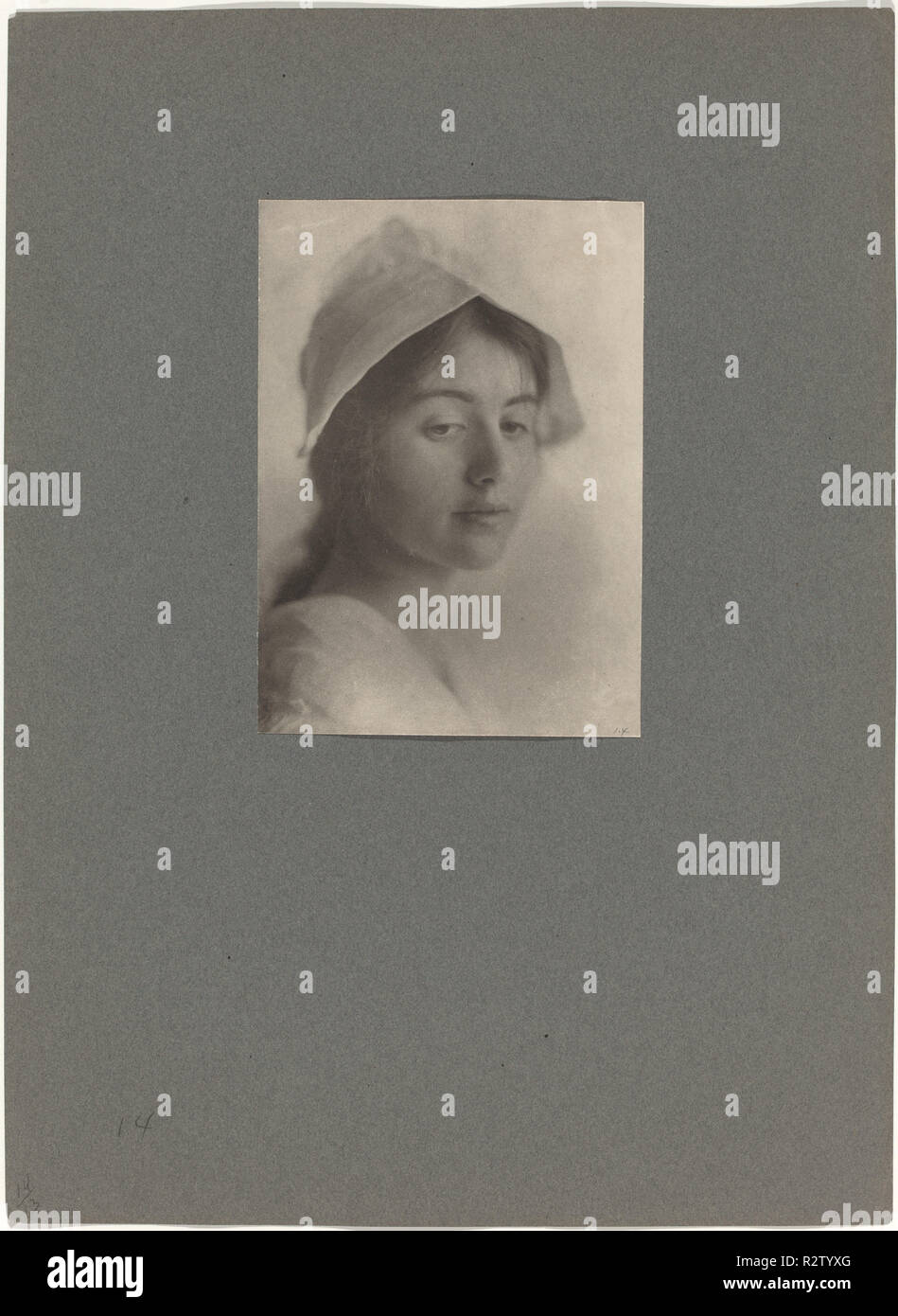 Une tête d'étude. En date du : 1901. Dimensions : image : 16,7 x 12 cm (6 9/16 x 4 3/4 in.) mont : 38,1 x 27,8 cm (15 x 10 15/16 po.). Médium : photogravure monté sur papier vélin gris clair. Musée : National Gallery of Art, Washington DC. Auteur : Eva L. Watson. Banque D'Images