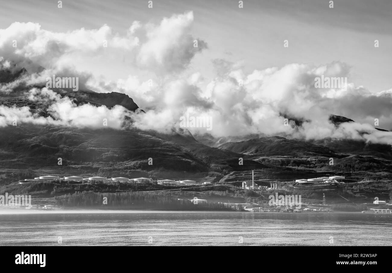 Une vue sur le terminal maritime et les navires-citernes Valdez Banque D'Images