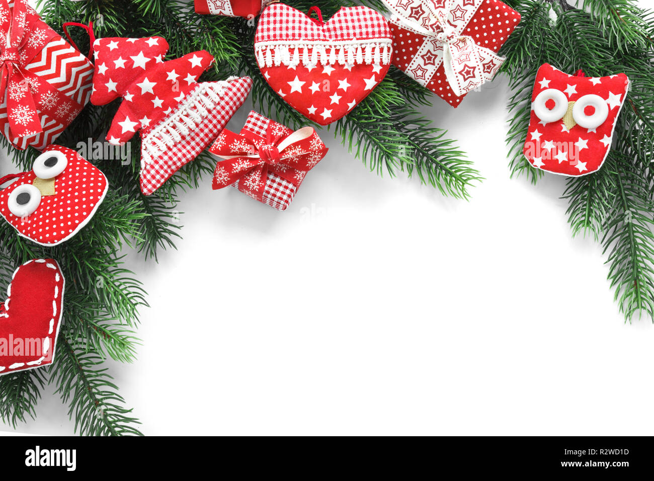 Décoration de Noël - cadeaux, étoiles, coeurs et owles sur fond blanc Photo  Stock - Alamy