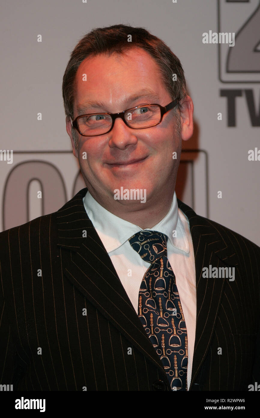 VIC REEVES PLAT INSTANTS 2004 BBC Television Centre LONDON ANGLETERRE 22 Janvier 2005 Banque D'Images