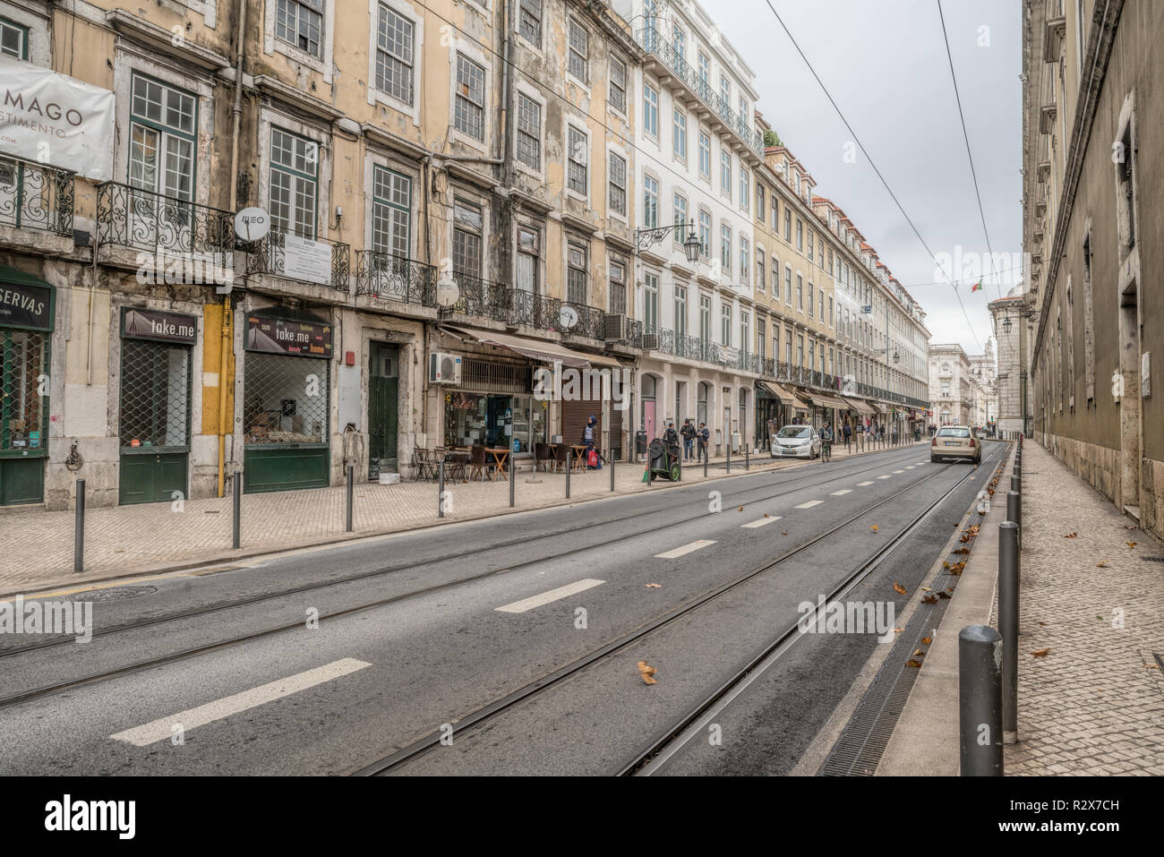 Rue commerçante de Lisbonne . Street view en quartier du Chiado, Lisbonne, capitale du Portugal. Banque D'Images