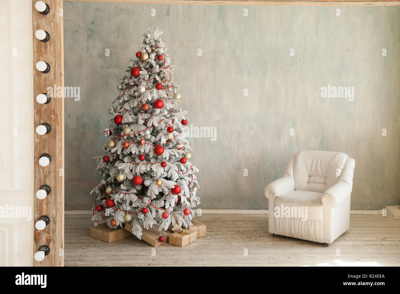 Anciennes Salles D Interieur De Noel Carte De Voeux Nouvel An Des Arbres Cadeaux Photo Stock Alamy