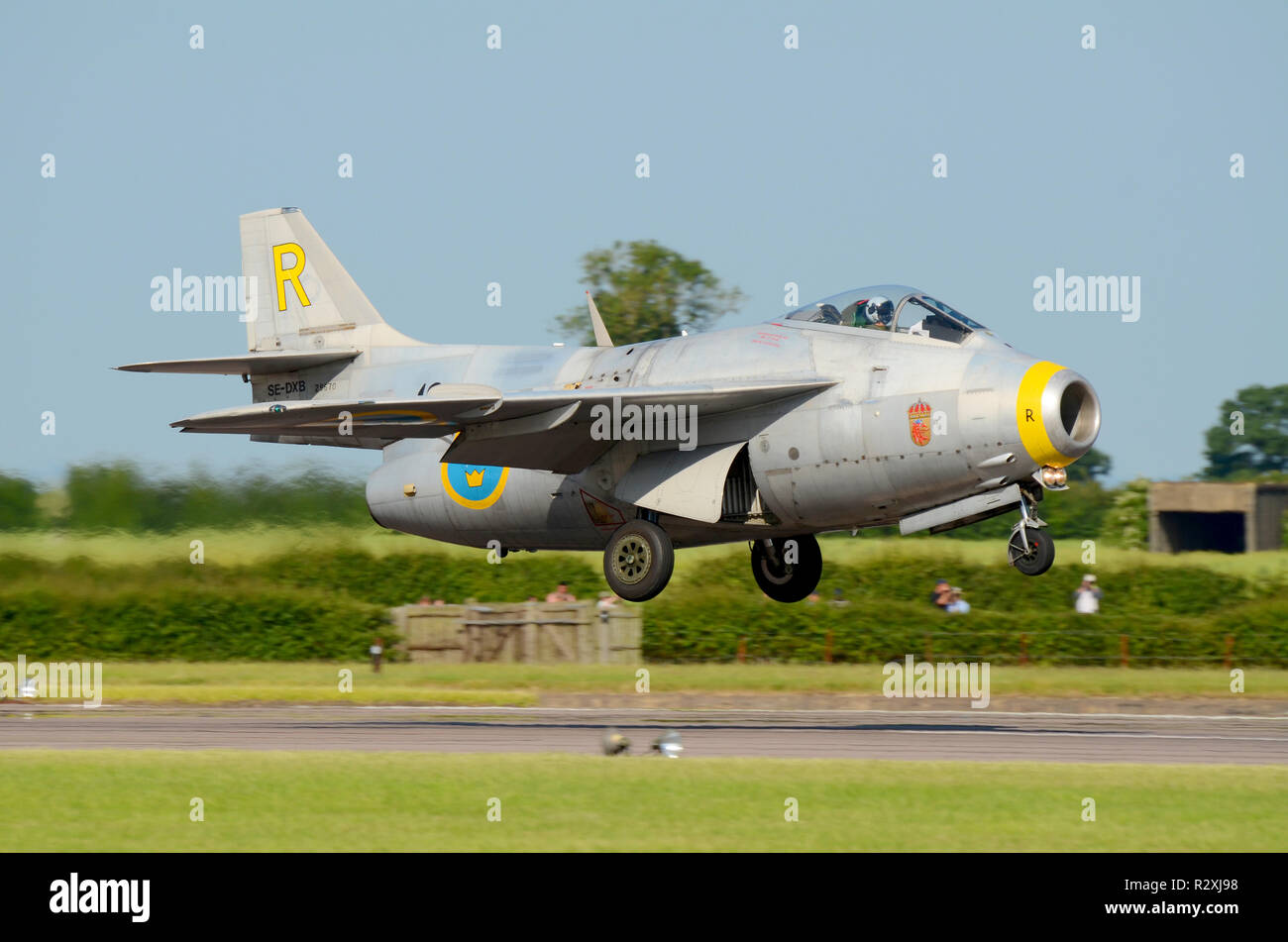 Saab 29 Tunnan, surnommé Flygande tunnan (anglais : « le canon volant ») du vol historique de la Force aérienne suédoise. Atterrissage en avion de chasse Banque D'Images