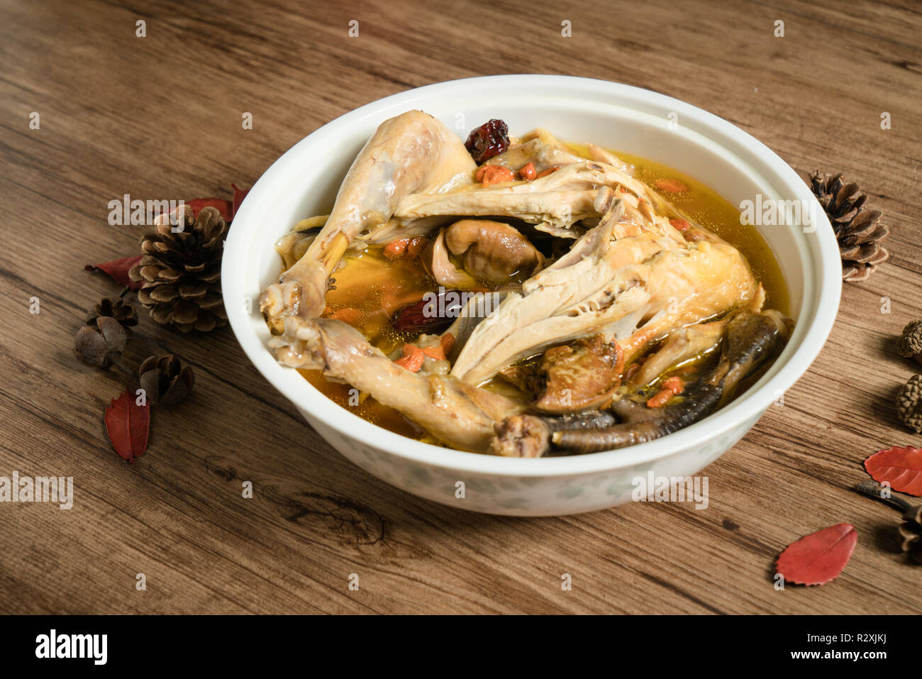 La nourriture faite maison, soupe de poulet Banque D'Images