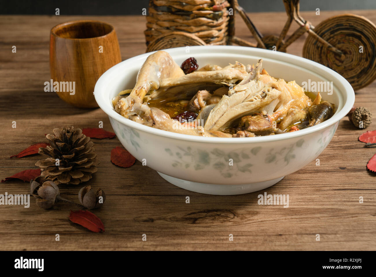 La nourriture faite maison, soupe de poulet Banque D'Images