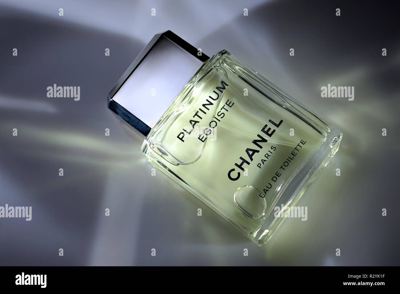 Chanel, platine, Egoiste, boîte, business, vente, Black friday, Chanel Platinum Egoiste,photo Kazimierz Jurewicz, Banque D'Images