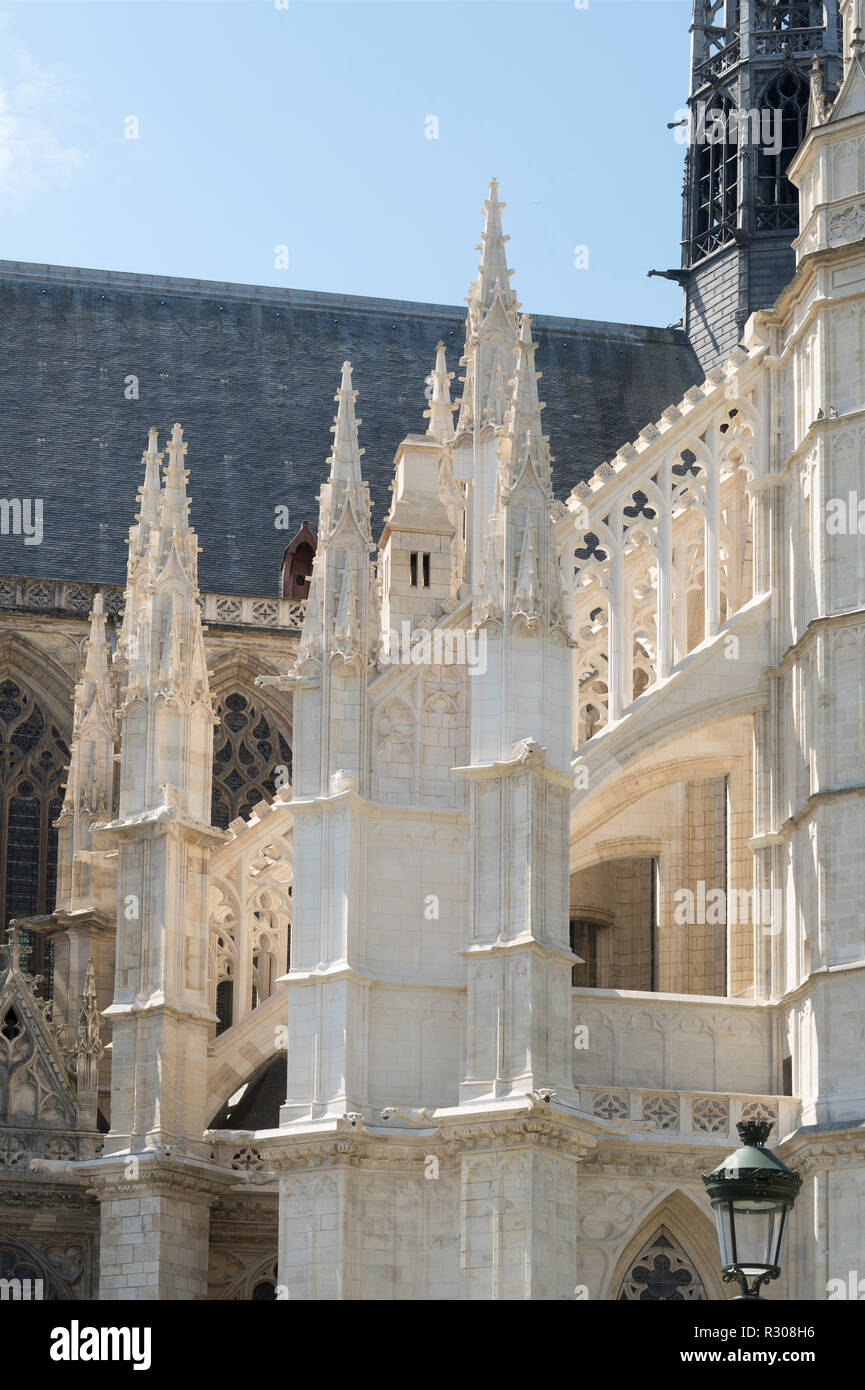 Des arcs-boutants de la cathédrale d'Orléans, Center-Val de Loire, France, Europe Banque D'Images