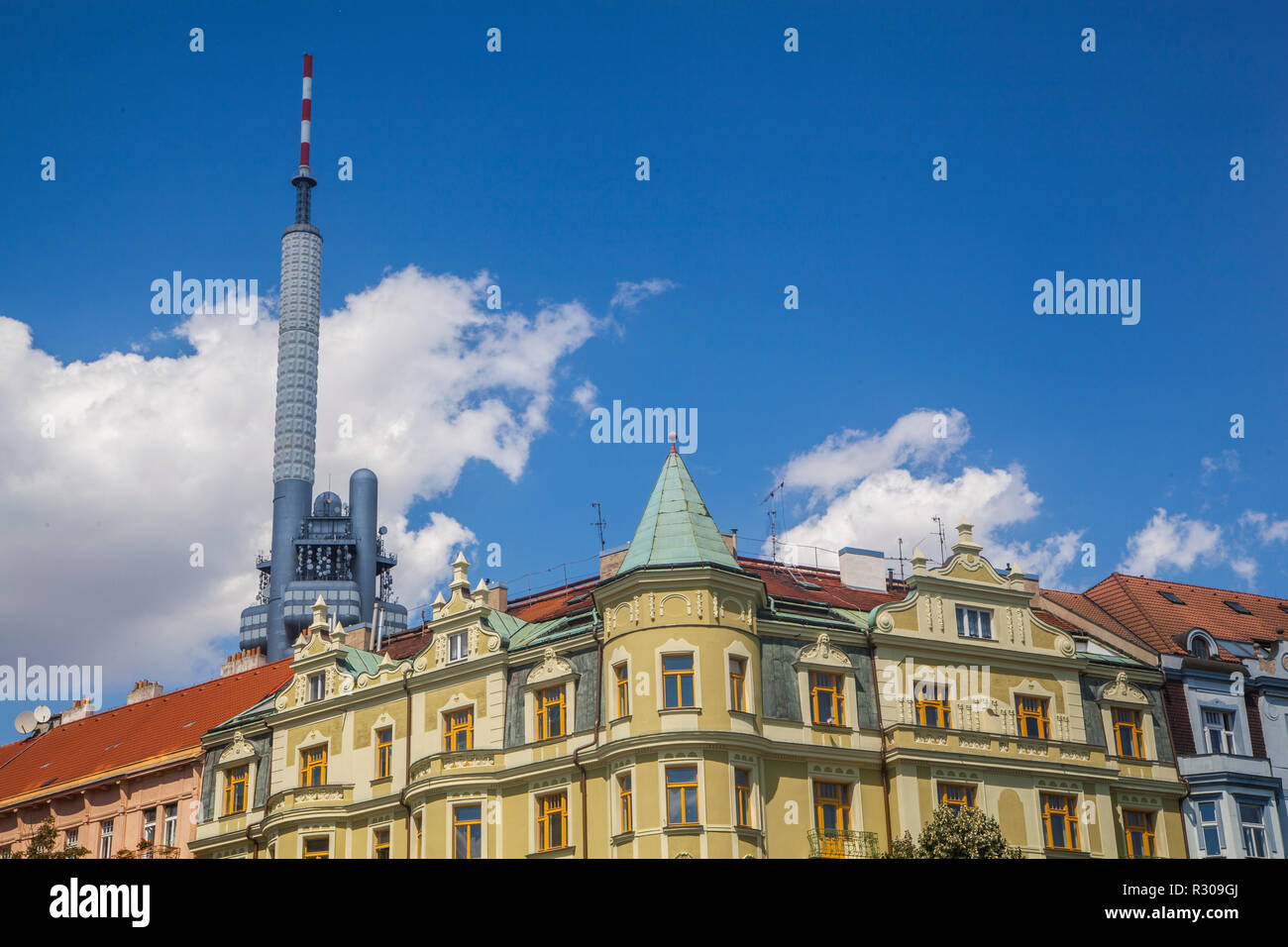 Vue de la tour de télévision Zizkov à Prague Banque D'Images