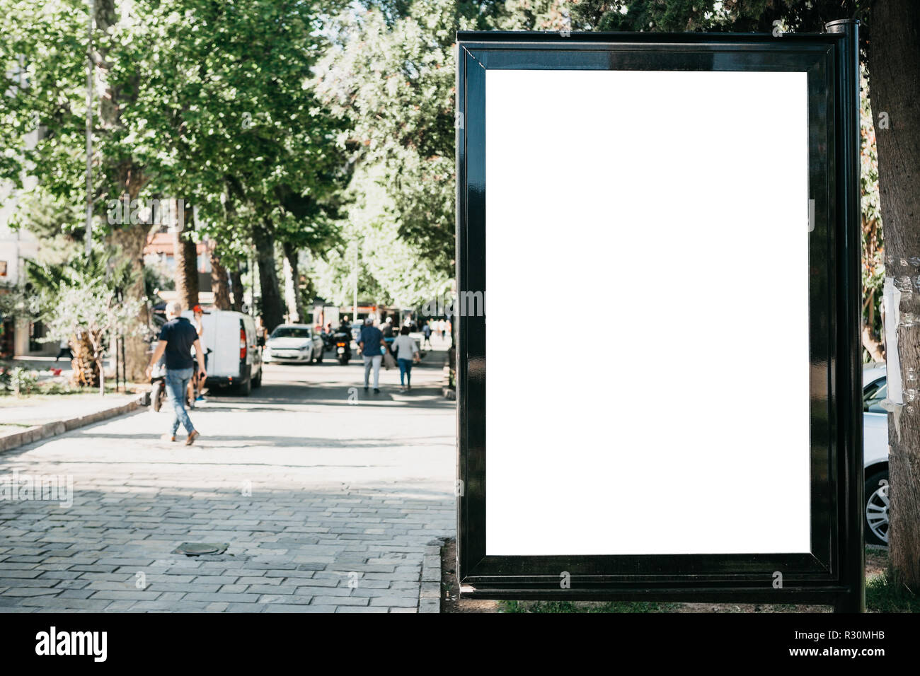 Un panneau vide pour publicité de plein air. La publicité de rue Banque D'Images
