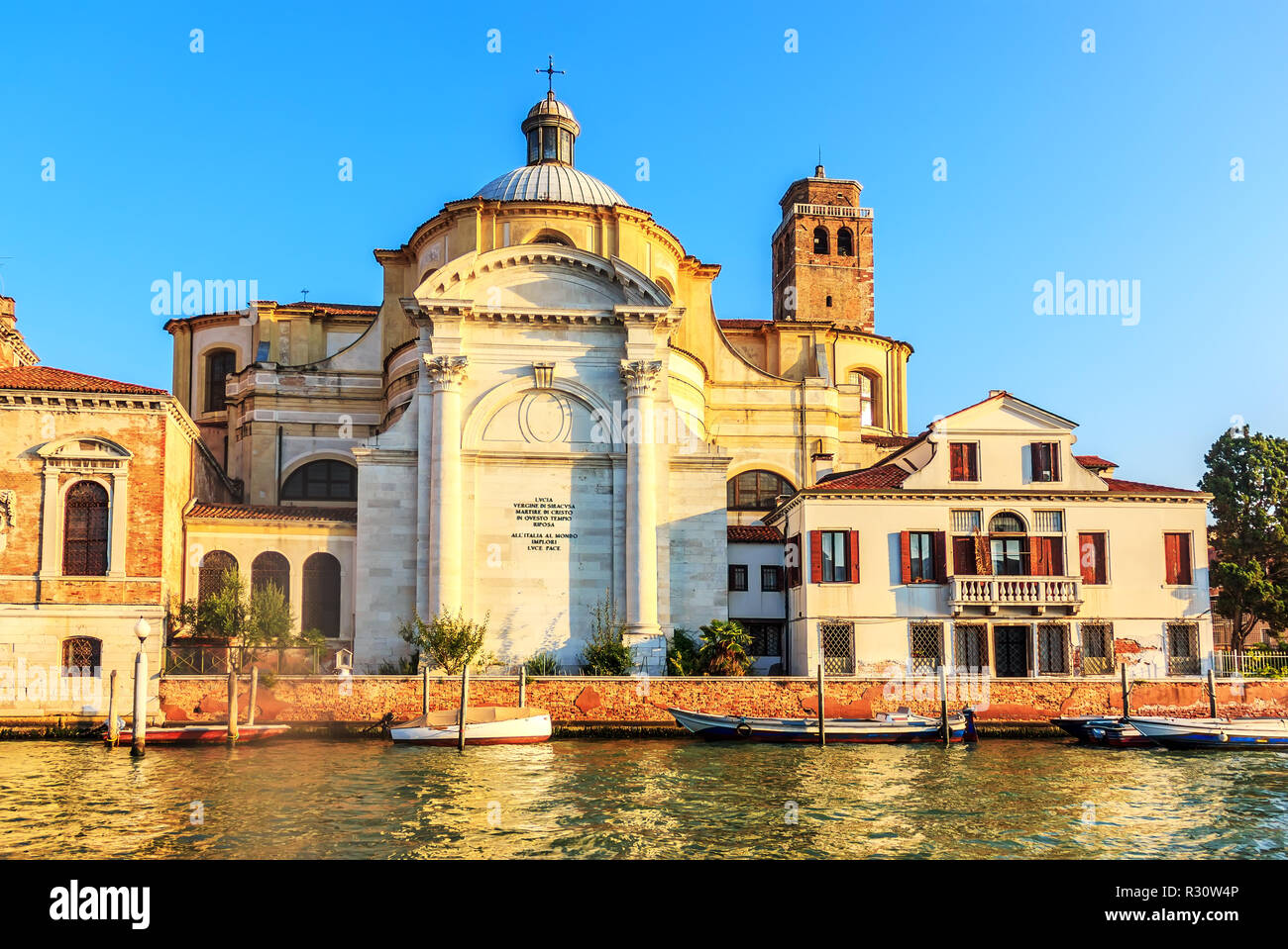 L'église San Geremia dans le canal de Venise, Italie Banque D'Images