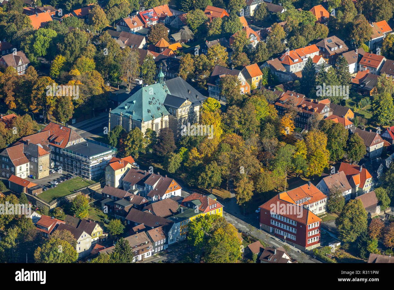 Vue aérienne de l'Église, Saint Salvatoris, Goslarsche Straße, Clausthal-Zellerfeld, district de Goslar, Basse-Saxe, Allemagne, Europe, DEU, oiseaux-lunettes de vue, un Banque D'Images
