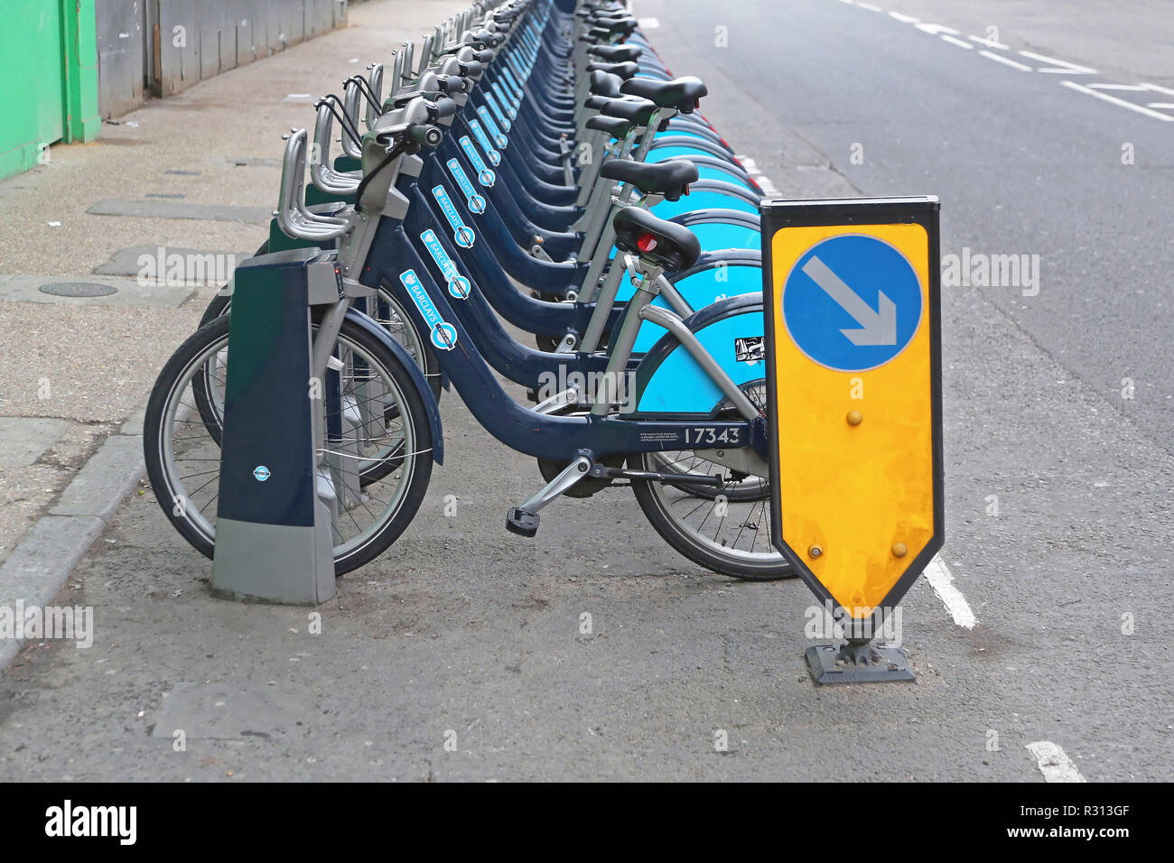 Londres, Royaume-Uni - 16 NOVEMBRE 2013 : Cycle Hire Scheme louer un vélo à Street à Londres, Royaume-Uni. Banque D'Images