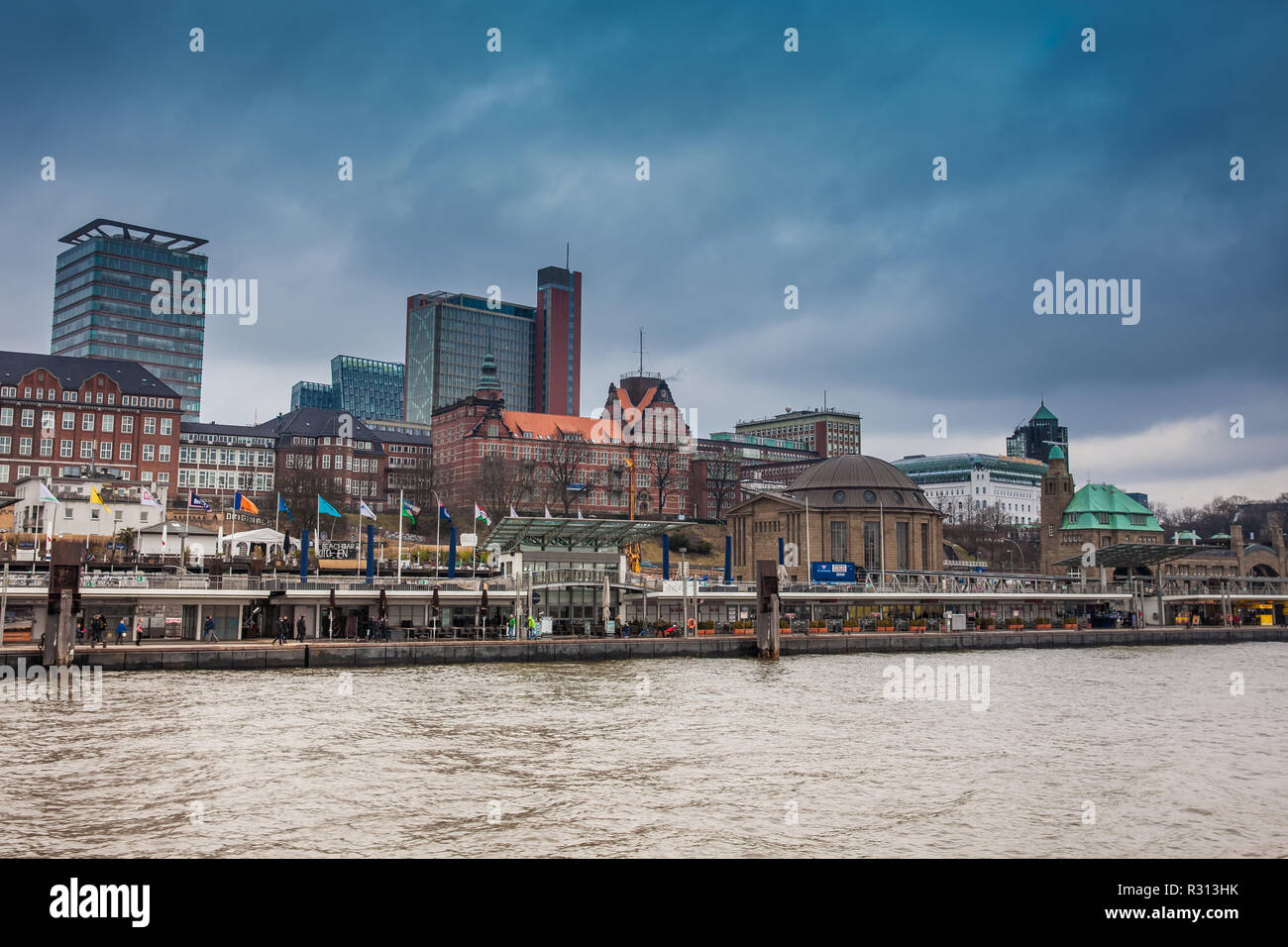 Landungsbrucke Hamburg landing bridges Banque D'Images