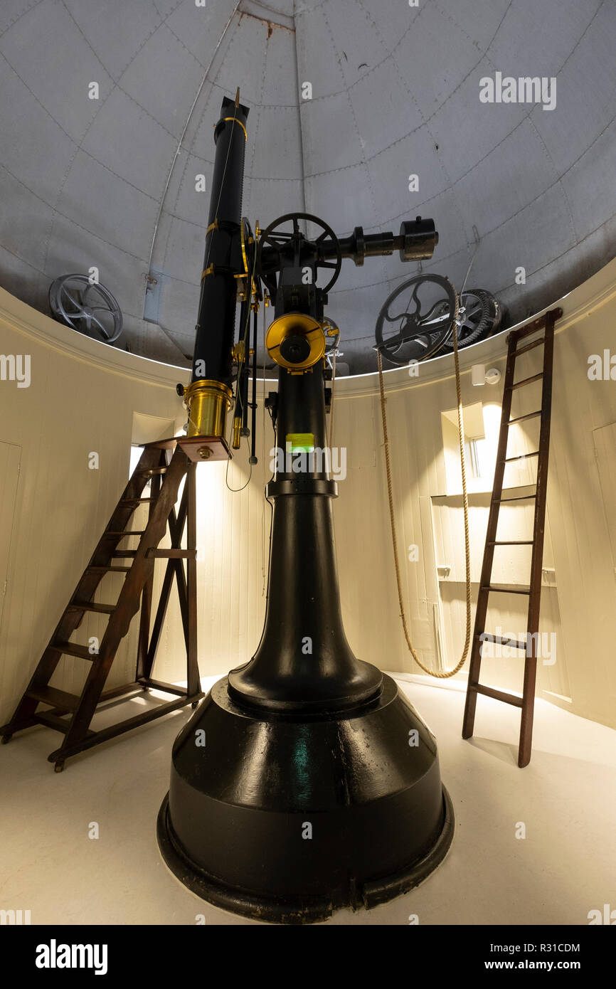 Edinburgh, Ecosse, Royaume-Uni. 21 novembre, 2018. La ville historique Observatoire sur Calton Hill sera de nouveau ouvert comme la convention collective, un organisme artistique et mettra en vedette l'observatoire municipal restauré, de la ville, et d'un espace d'exposition ainsi que l'Affût , un nouveau restaurant géré par les propriétaires de la maison du jardinier. Il s'ouvre au public le 24 novembre, 2018. Sur la photo originale, à l'intérieur du télescope Observatoire de la ville. Credit : Iain Masterton/Alamy Live News Banque D'Images