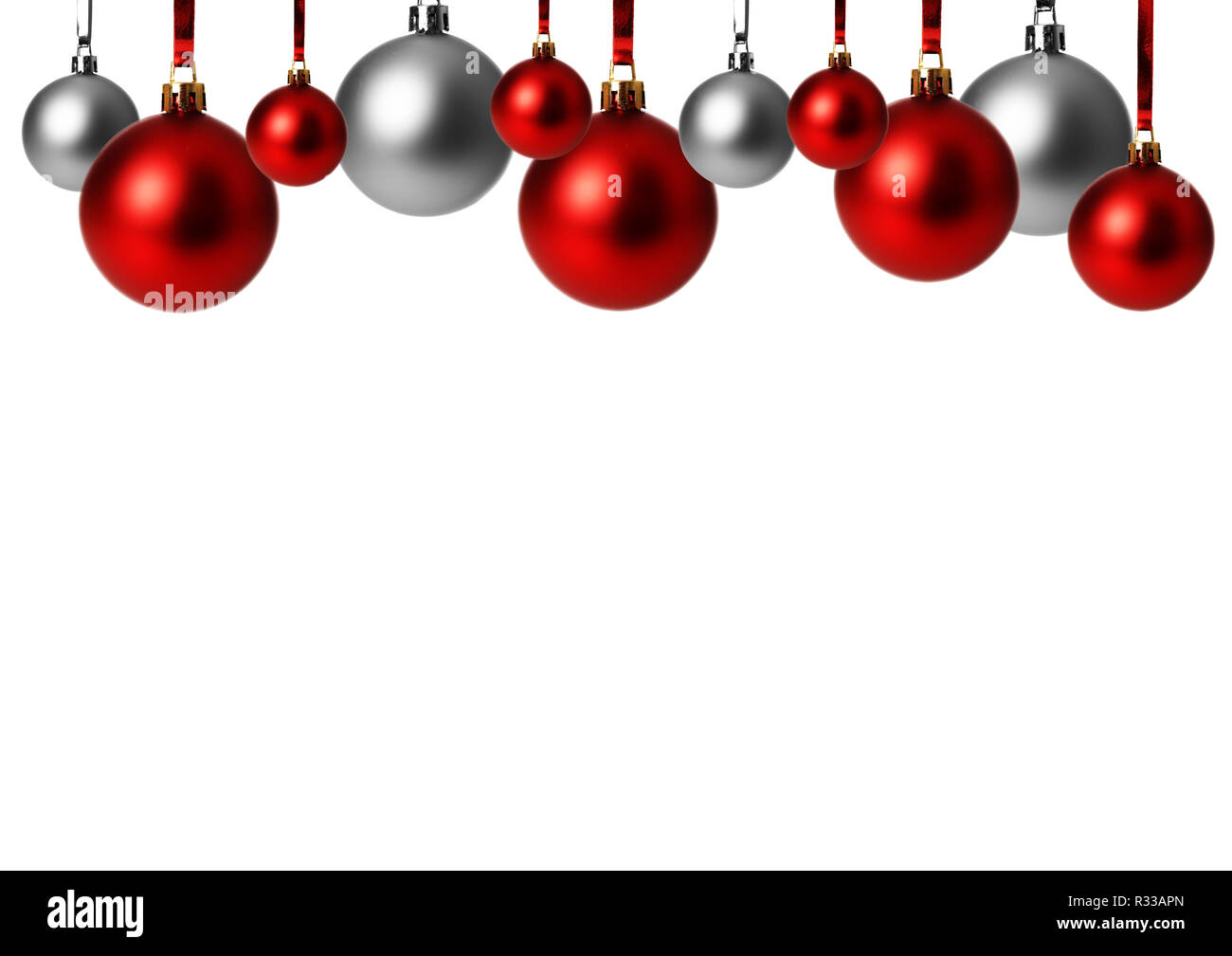Boules de Noël rouge et argent,suspension exemptés fond blanc Photo Stock -  Alamy