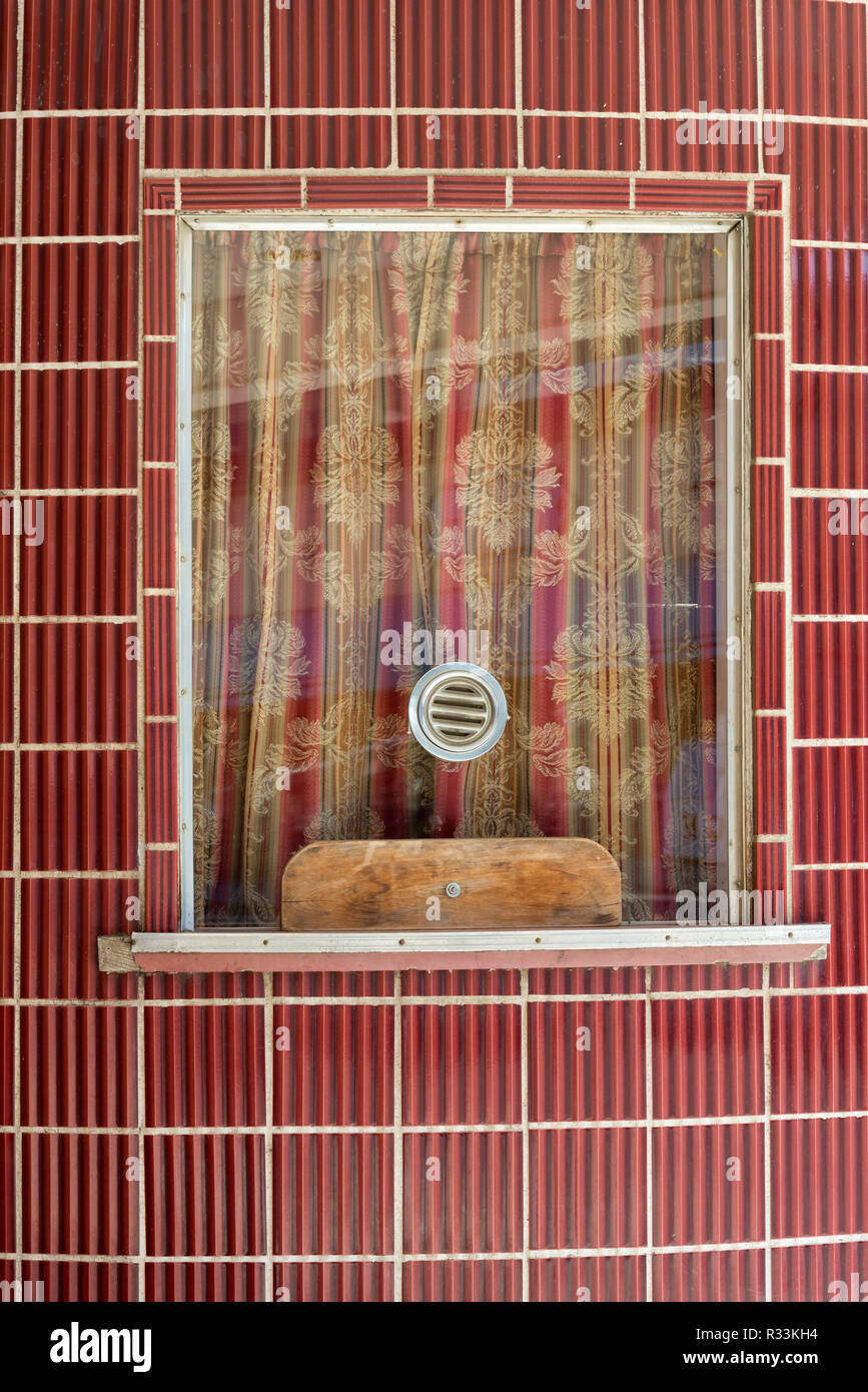 Kiosque de l'ancien théâtre NuVu à Metaline Falls, Washington. Banque D'Images
