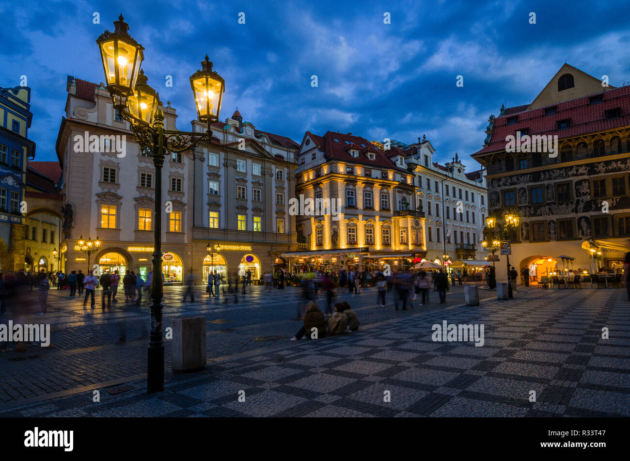 Façades magnifiquement restauré sur 'taromestske' Namesti, la place principale de la banlieue 'Stare Mesto', la nuit Banque D'Images