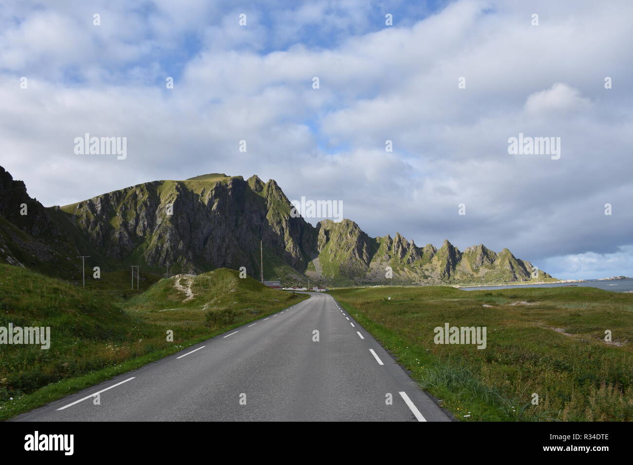 Norvège, Nordland, Andenes Andøya Vesterålen sans petrole,,, Insel, Küste, Sommer, Straße, Landstraße, Gebirge, Fv 976, 976, Dorf, Brandung, Andhauet, Bleik, Stra Banque D'Images