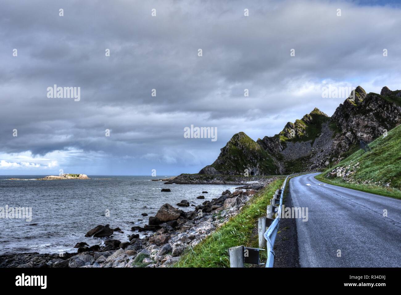 Norvège, Nordland, Andenes Andøya Vesterålen sans petrole,,, Insel, Küste, Sommer, Straße, Landstraße, Gebirge, Fv 976, 976, Dorf, Brandung, Andhauet, Bleik, Stra Banque D'Images