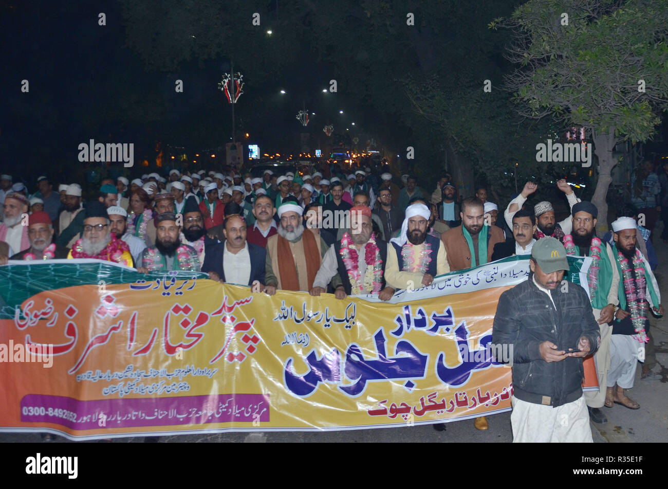 Fideles Musulmans Pakistanais Prendre Une Partie De L Eid Milad Un Nabi La Celebration De Jour Fideles Musulmans Pakistanais Prendre Une Partie De L Eid Milad Un Nabi La Celebration De Jour