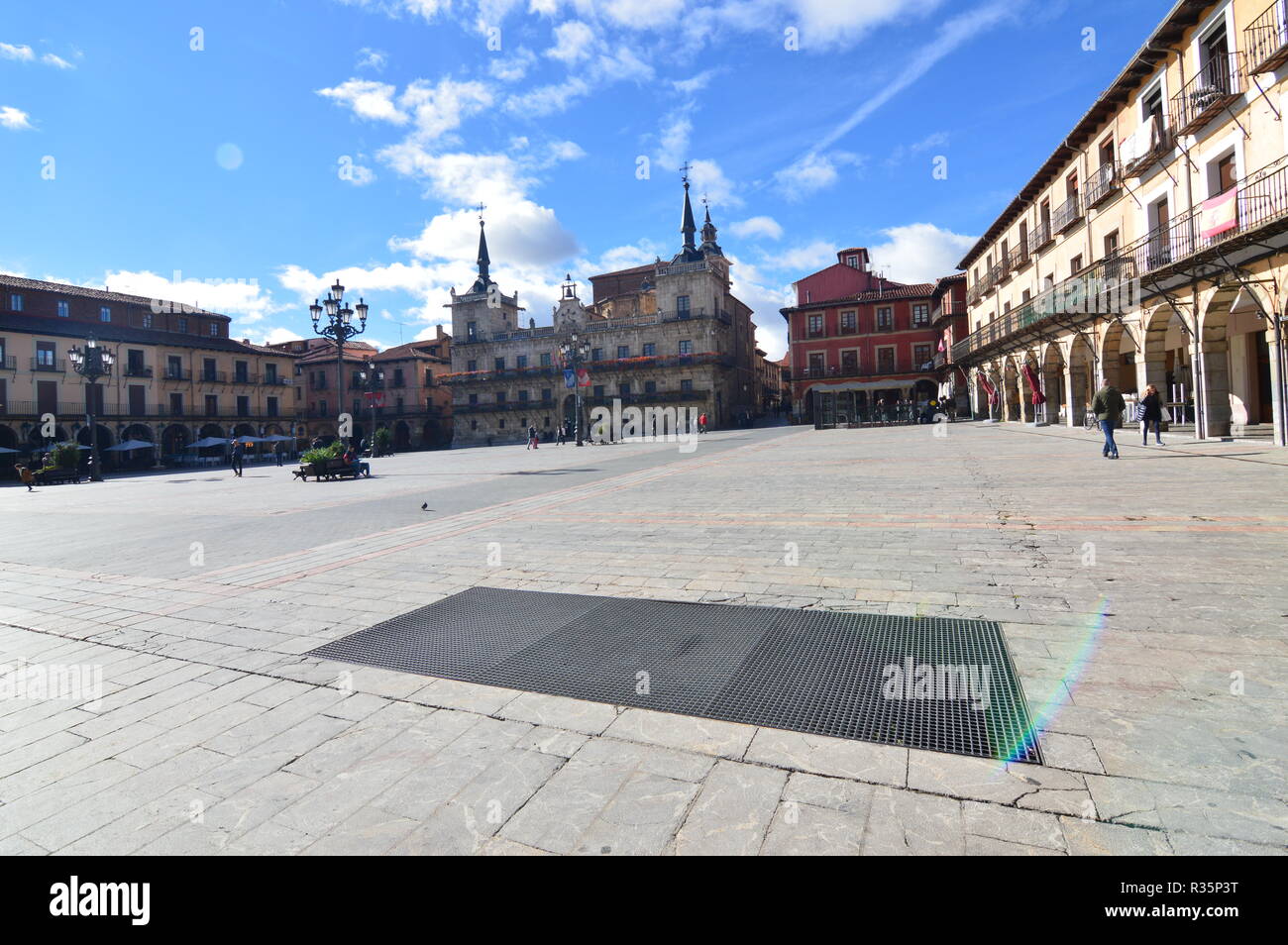 Place principale avec sa belle ville Hall Building Dans Leon. Architecture, voyage, Histoire, la photographie de rue. Le 2 novembre 2018. Leon Castilla y Leon S Banque D'Images