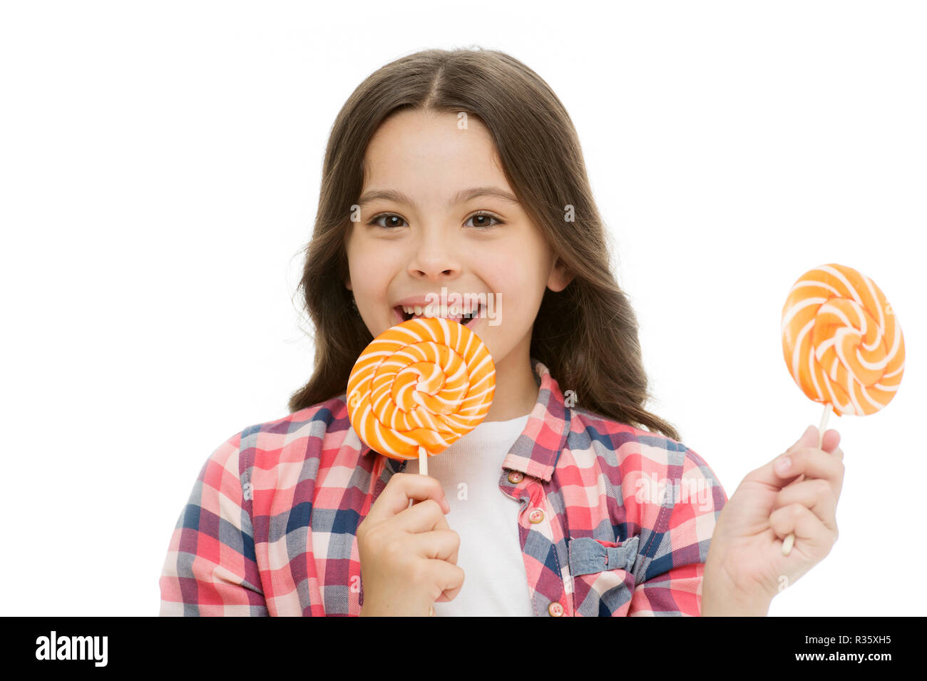Le Sucre Fait Impressionnant De La Nutrition Petite Fille Souriante Est Titulaire D Une Sucette Candy Lollipop Girl Kid Avec L Air Heureux Suivre Un Regime Sain Et La Nutrition Concept Sweet Tooth Concept Le Sucre Fait Impressionnant De La Nutrition Petite Fille Souriante Est Titulaire D Une Sucette Candy Lollipop Girl Kid Avec L Air Heureux Suivre Un Regime Sain Et La Nutrition Concept Sweet Tooth Concept