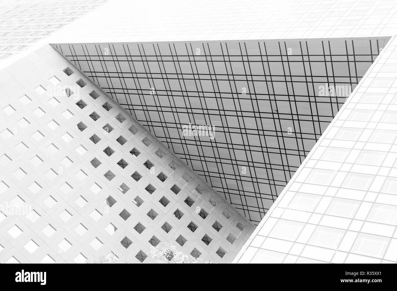 Architecture de grande arche à la défense, quartier d'affaires de Paris, France. L'avenir, la technologie, le concept de structure. L'axe historique, monument, monument Banque D'Images