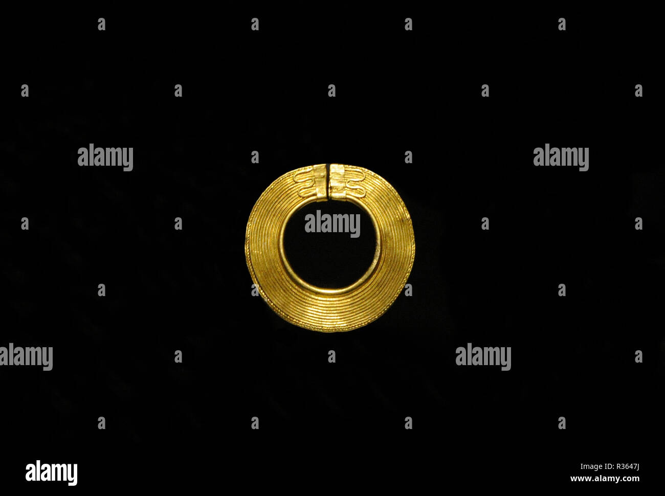 Disque d'or. 1000-801 BC. Fin de l'âge du Bronze. L'Estrémadure. Musée Archéologique National. Madrid. L'Espagne. Banque D'Images