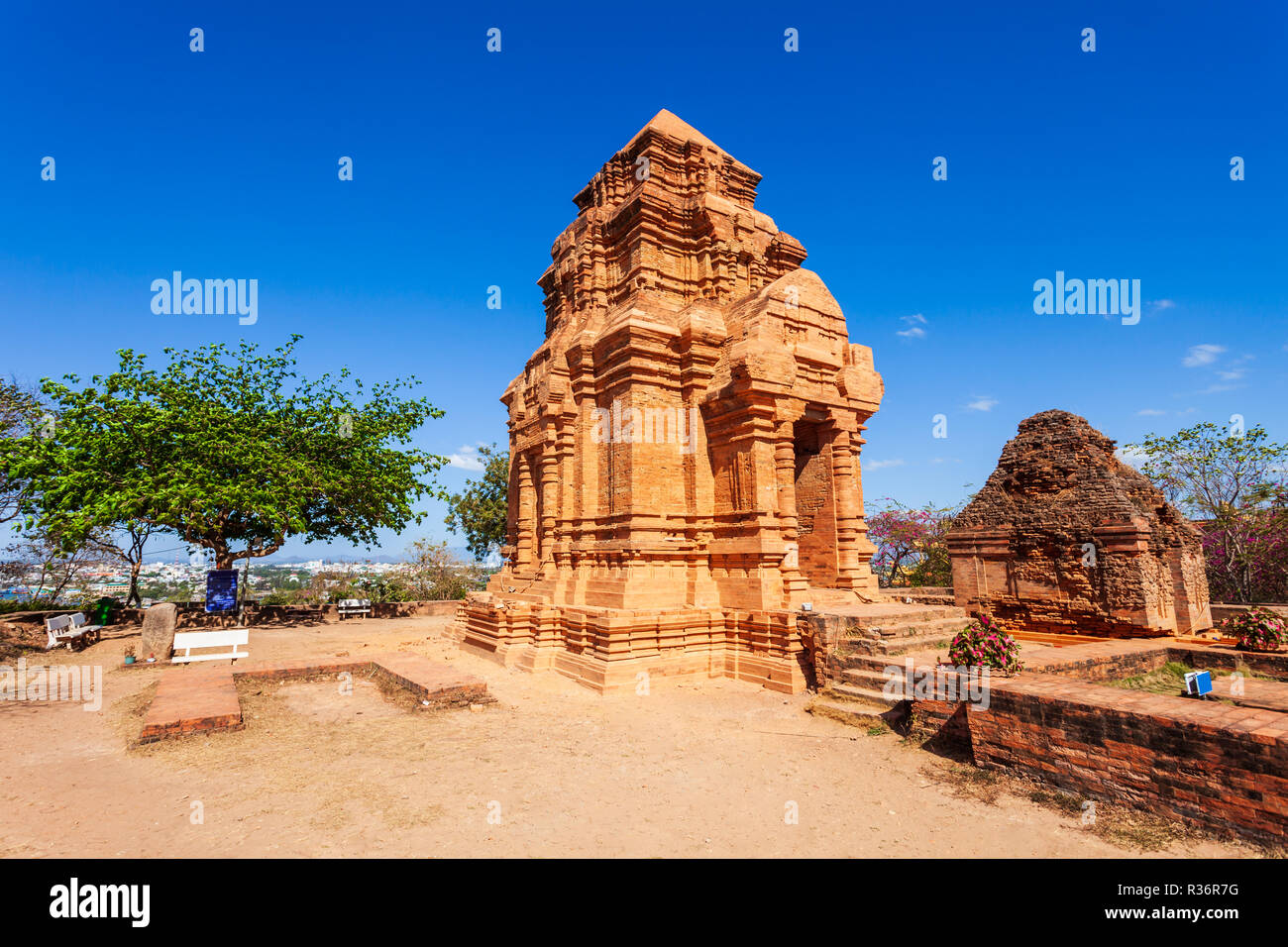 Poshanu ou Po Sahu Inu Tower ou Pho Cham Tower est un groupe de reliques de la Cham tours dans l'ancien royaume de Champa à Phan Thiet au Vietnam Banque D'Images