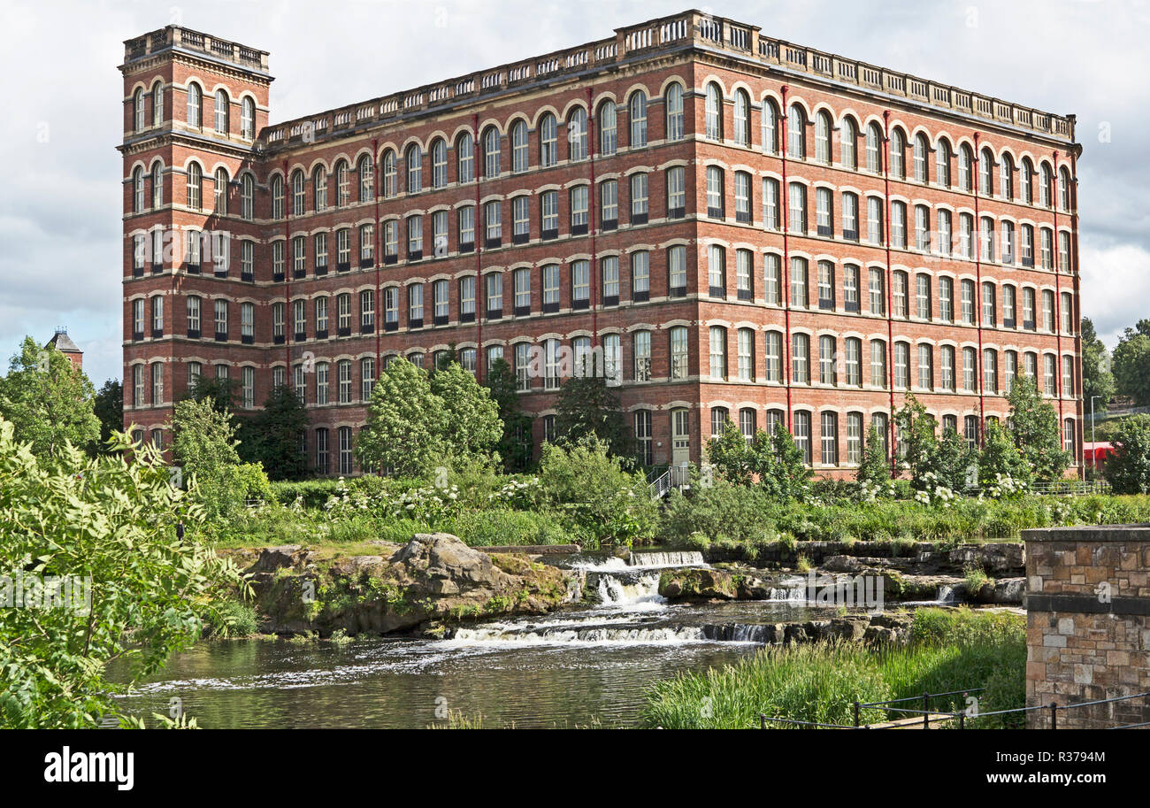 Ancienne usine textile à Paisley, Écosse, maintenant un centre d'affaires Banque D'Images