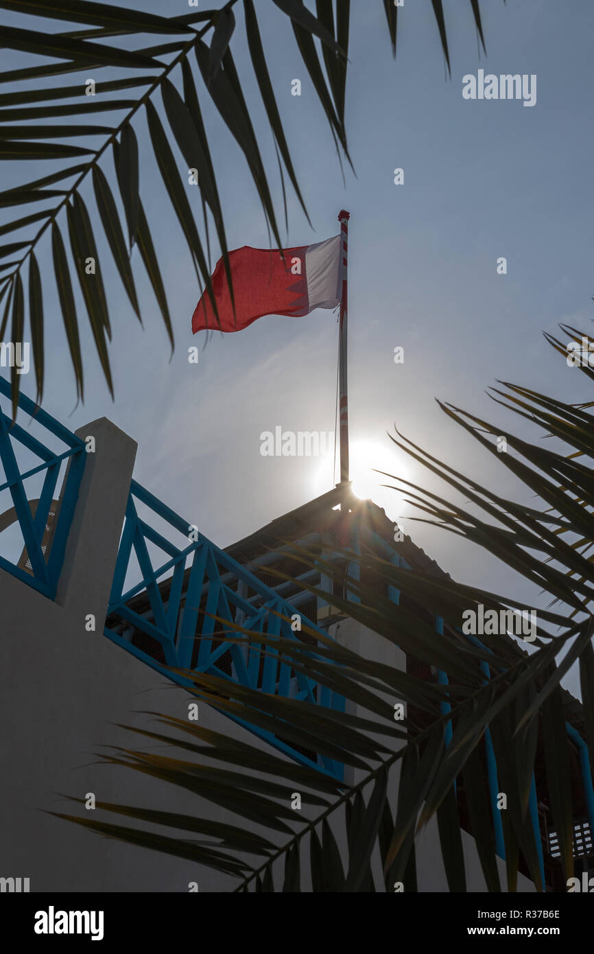 Bahreïn drapeau sur un vieux bâtiment Banque D'Images