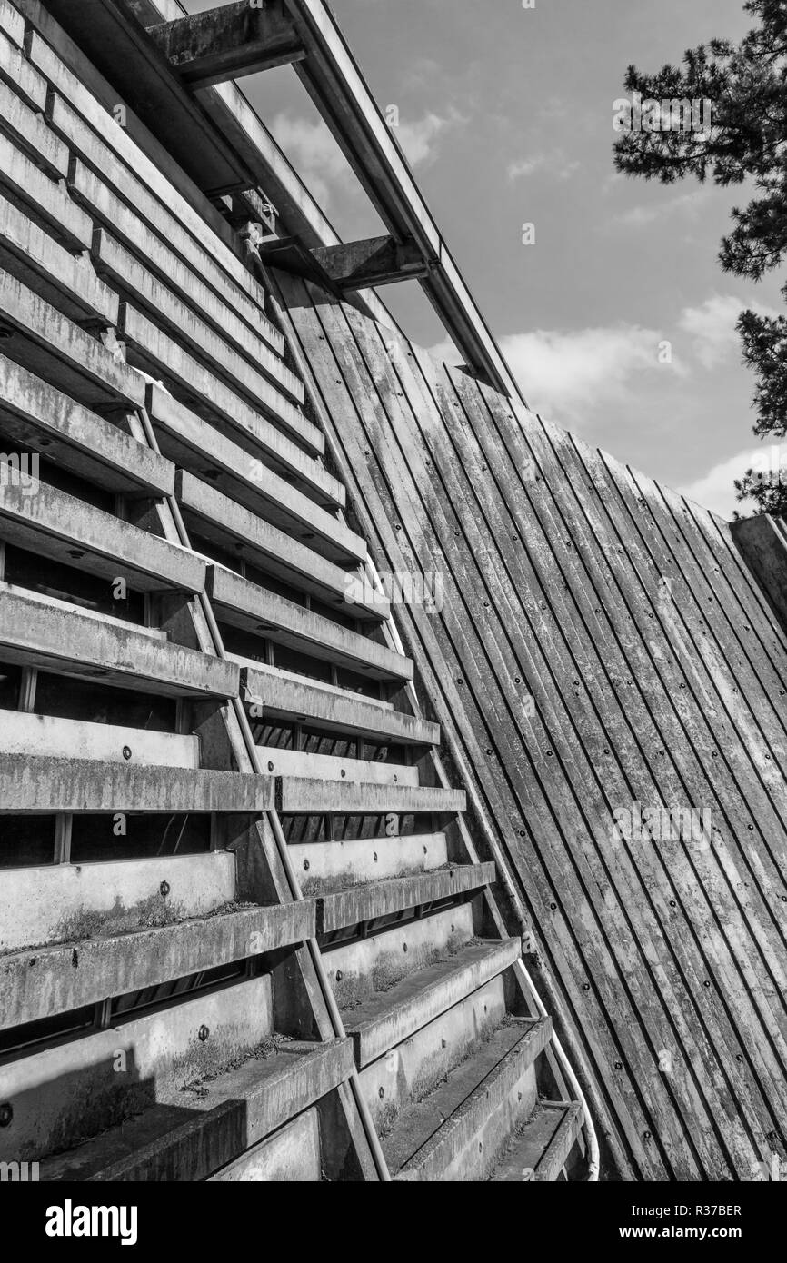 Sanctuaire d'Izumo grand immeuble de l'Administration (Kiyonori Kikutake, 1963), aujourd'hui démoli ; Izumo, Préfecture de Shimane, Japon Banque D'Images