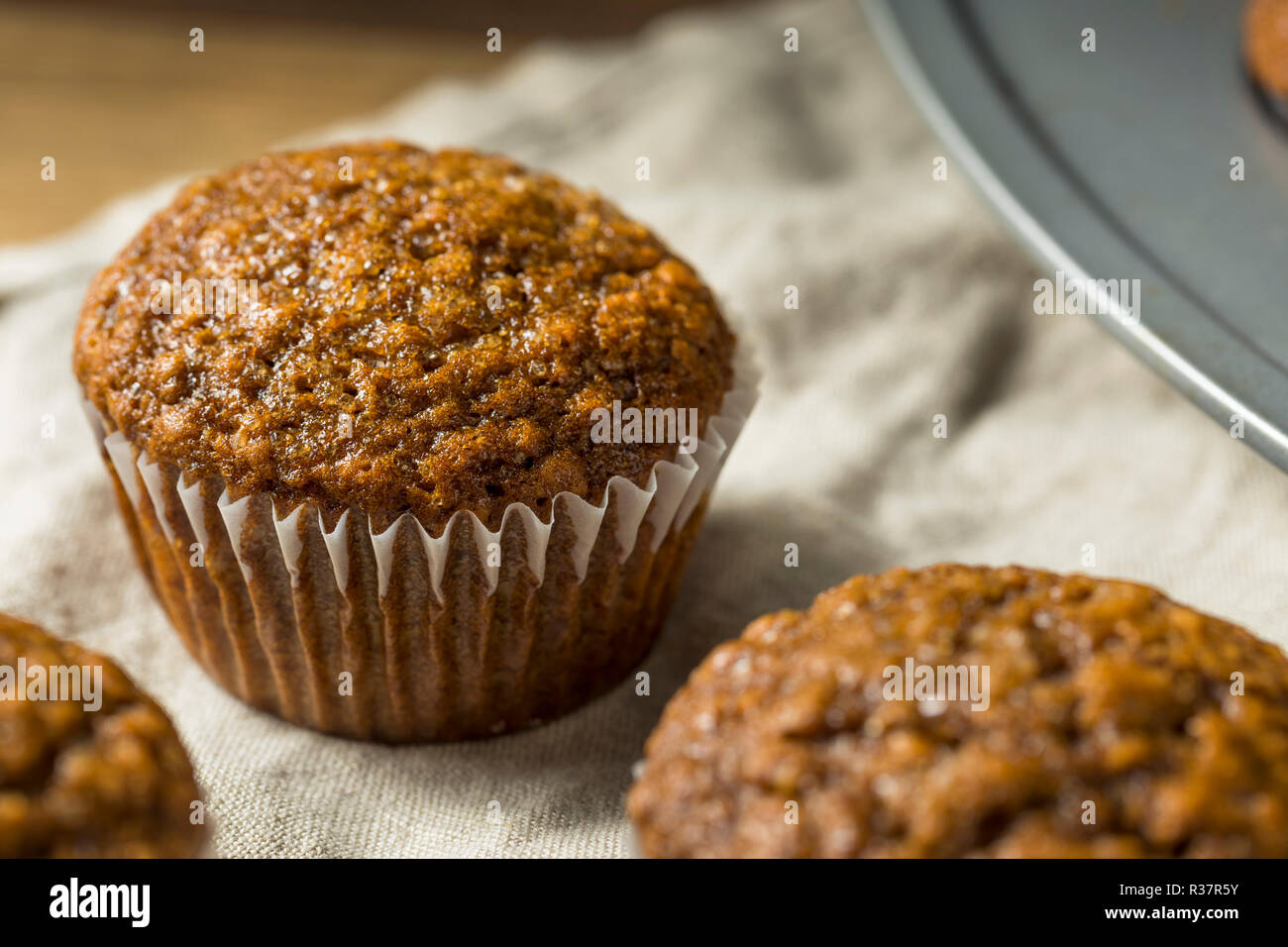 Maison Gingerbread Muffins sucré prêt à manger Banque D'Images