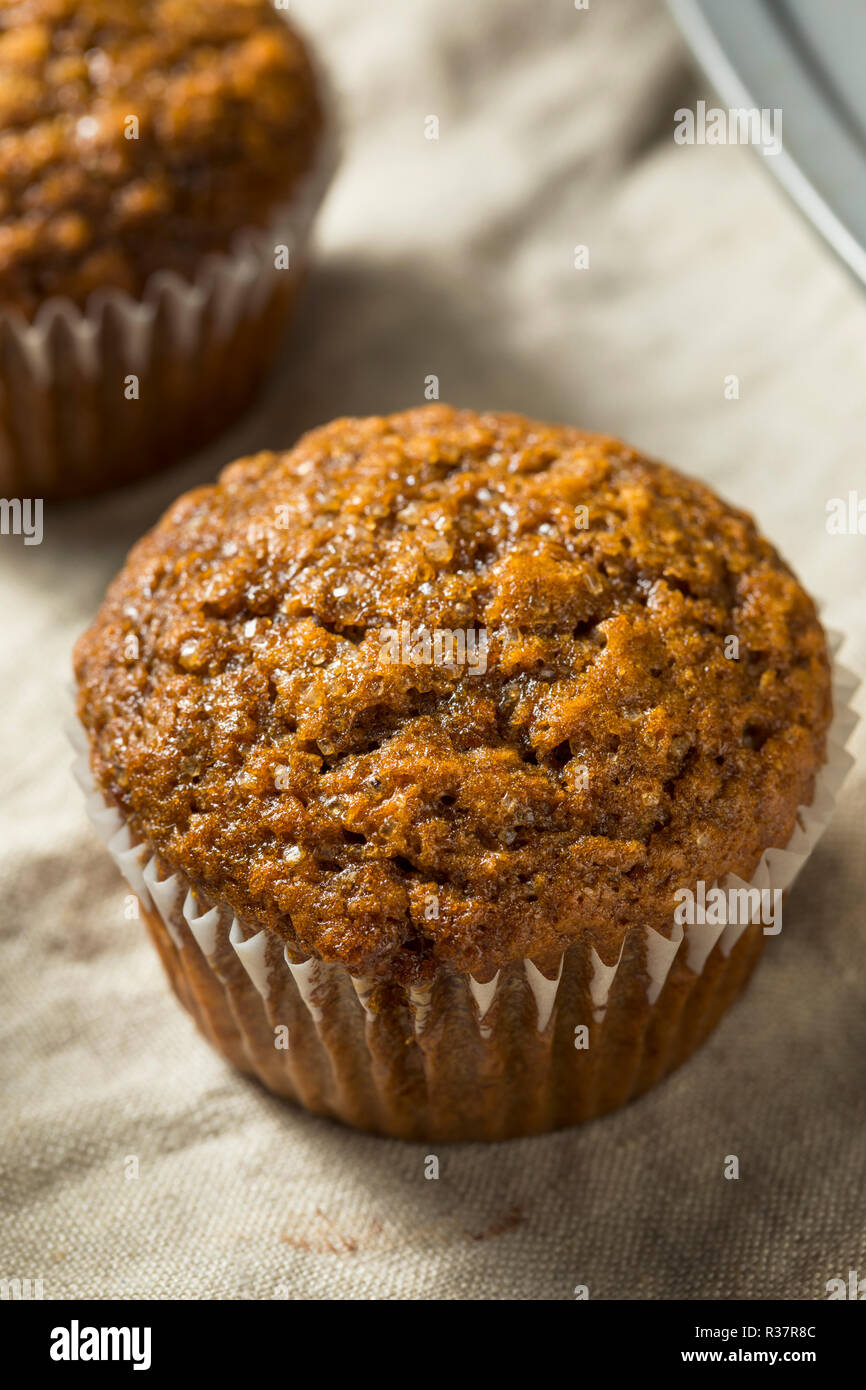 Maison Gingerbread Muffins sucré prêt à manger Banque D'Images