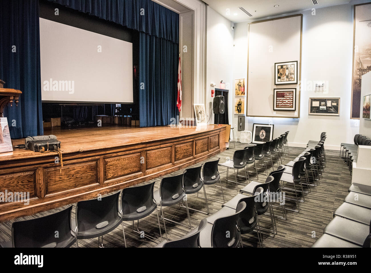 African American Sécession War Museum Interior Washington DC // WASHINGTON DC — le musée afro-américain de la guerre de Sécession, situé dans le quartier de U Street au nord-ouest de Washington DC, conserve et raconte les histoires des troupes de couleur des États-Unis qui ont combattu pendant la guerre de Sécession. Le musée est situé en face du mémorial de la guerre de Sécession afro-américaine, honorant le service des soldats afro-américains dans l'armée de l'Union. Banque D'Images