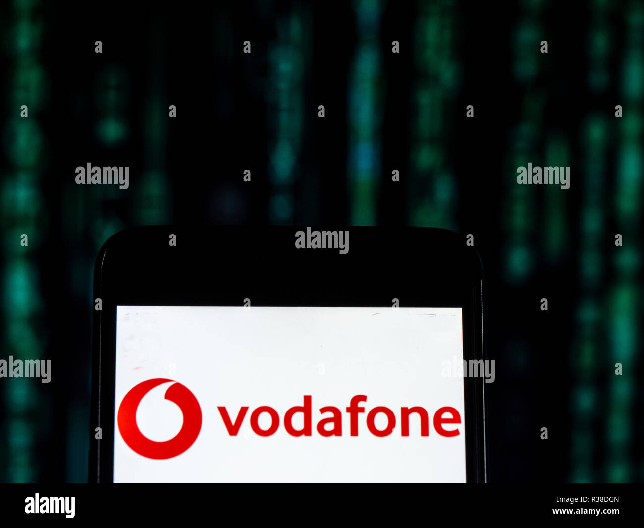 Logo de l'entreprise de télécommunications Vodafone vu affichée sur téléphone intelligent. Vodafone Group plc est un conglomérat de télécommunications multinationale britannique Banque D'Images