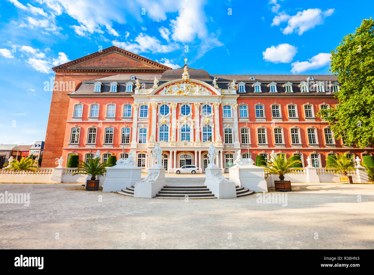 Palais électoral ou Kurfurstliches Palais fut la résidence des archevêques et électeurs de Trèves, Allemagne Banque D'Images