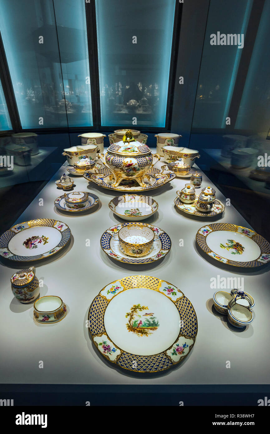 Un service de repas de la manufacture de porcelaine Sèvres autour de 1760, le Musée National, Munich, Haute-Bavière, Bavière, Allemagne Banque D'Images