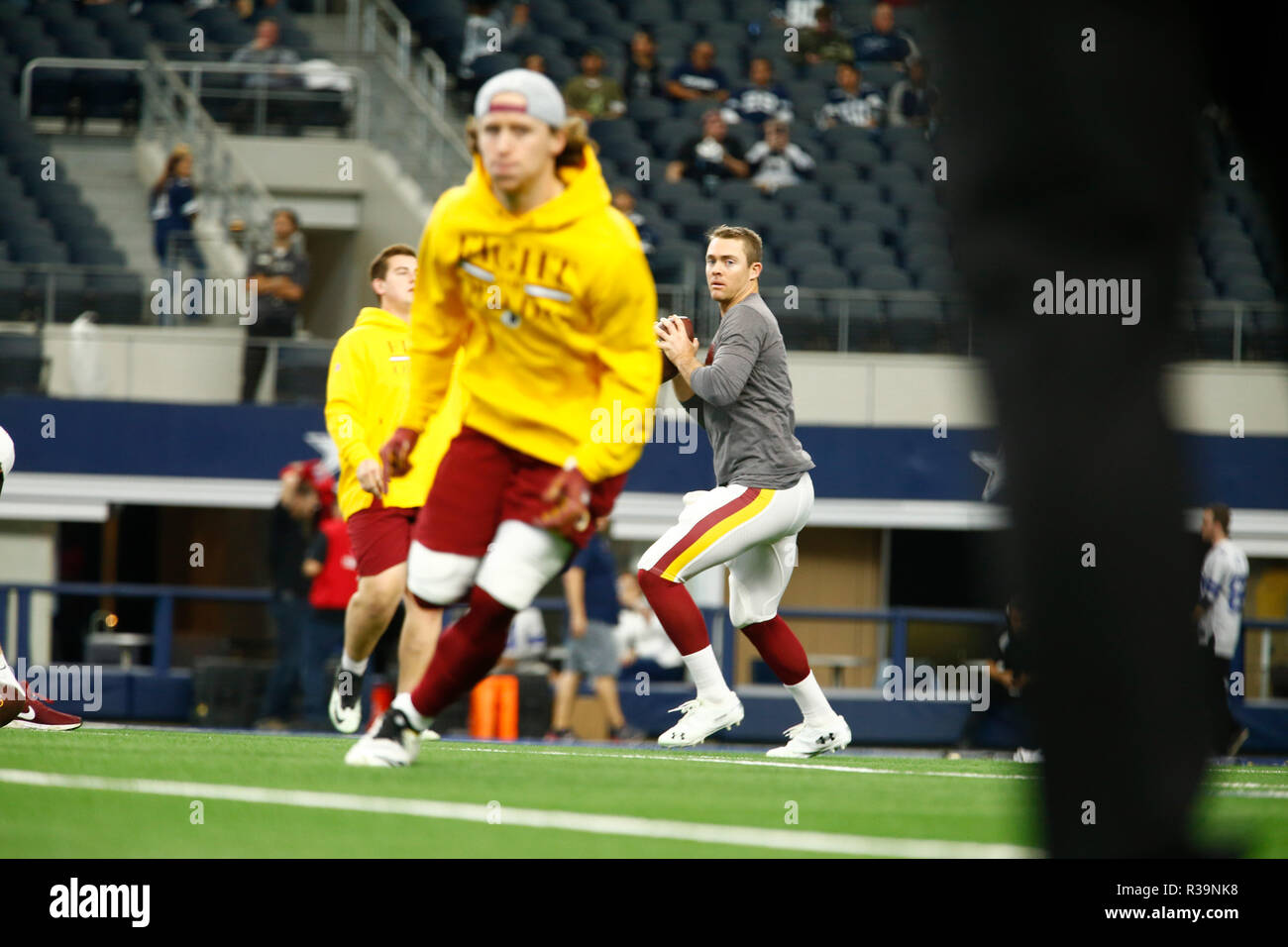 Arlington, Texas, USA. 22 Nov, 2018. 22 novembre 2018. comme les Redskins de Washington ont joué les Dallas Cowboys dans un match de la NFL le jour de Thanksgiving à ATT Stadium à Arlington, Tx. Credit : Ralph Lauer/ZUMA/Alamy Fil Live News Banque D'Images