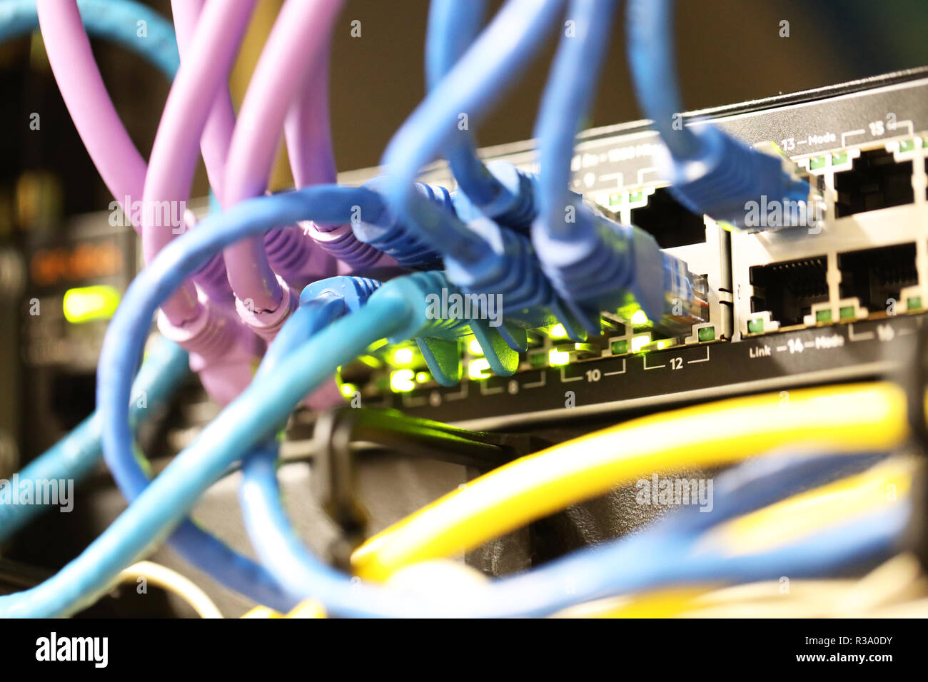 Téléphone et les câbles de communication, le câblage et les