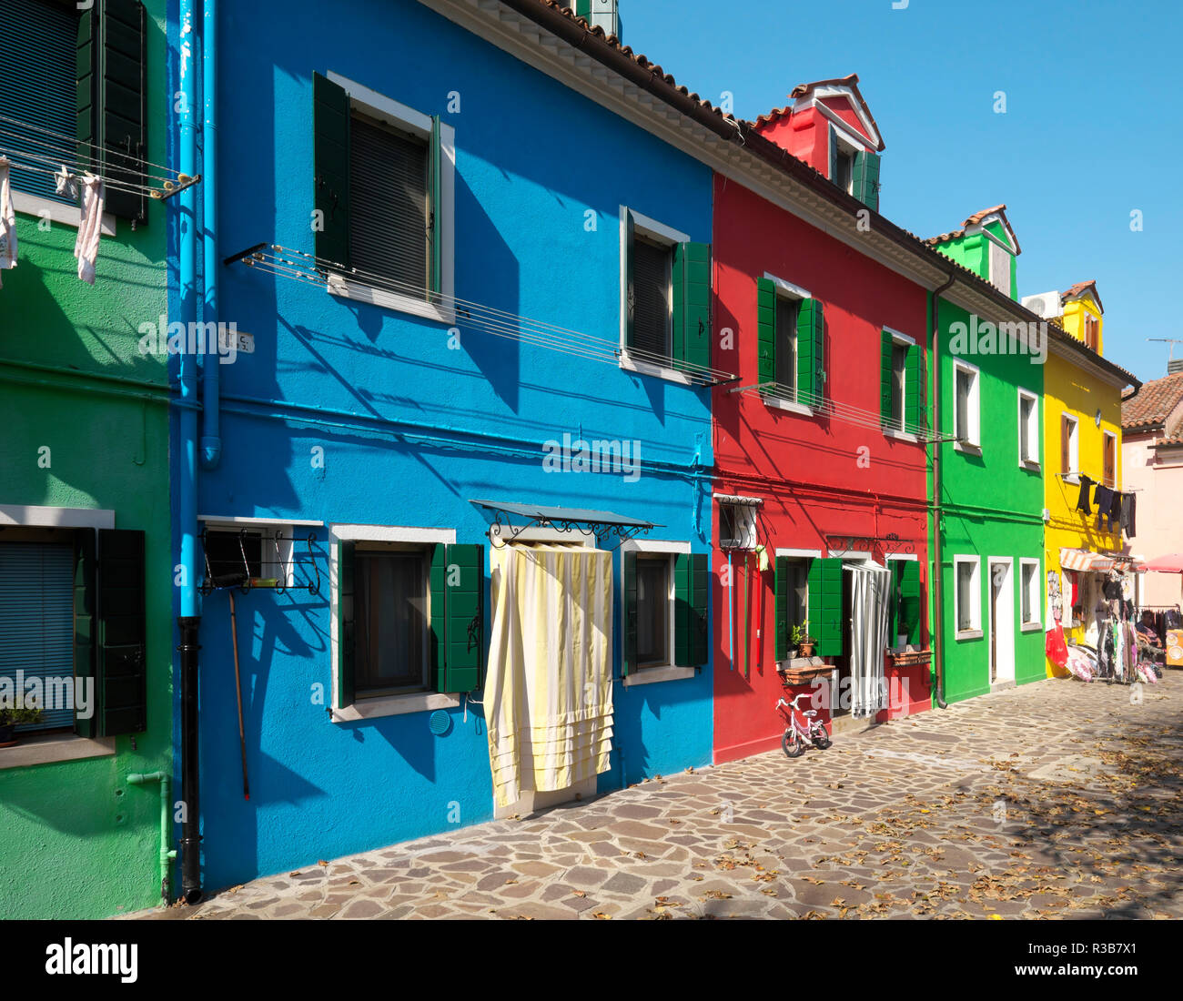 Maisons colorées typiques, île de Burano, Venise, Vénétie, Italie Banque D'Images