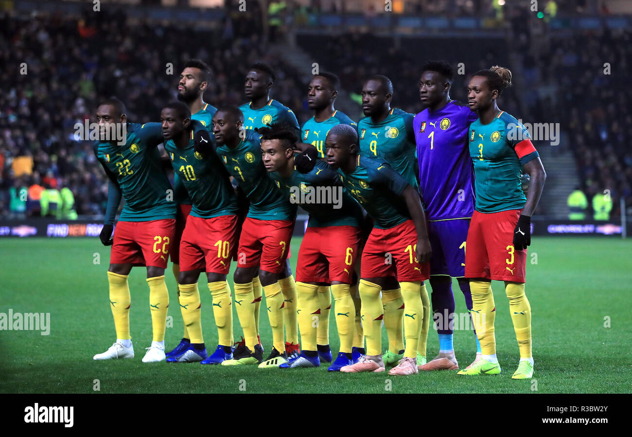 Groupe de l'équipe du Cameroun (de gauche à droite) Rangée du haut : Maxim Choupo-Moting,Yaya Banana, Georges Mandjeck, Stéphane Bahoken, Andre Onana et Gaëtan Bong. Rangée du bas : Jean-Armel Kana-Biyik, Arnaud Djum, Karl Toko Ekambi, Pierre Kunde andJeando Fuchs Banque D'Images