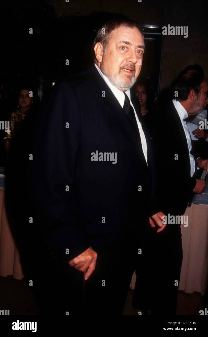 Los Angeles, CA - le 29 janvier : l'acteur Raymond Burr assiste à la variété quotidienne armée Archerd salue le 29 janvier 1993 au Beverly Hilton Hotel à Beverly Hills, Californie. Photo de Barry King/Alamy Stock Photo Banque D'Images