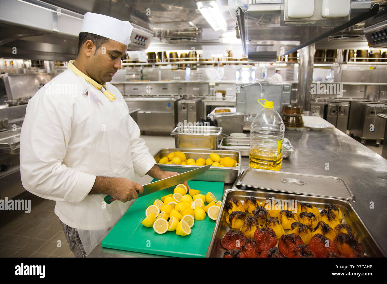 Cuire au travail, cuisine, bateau de croisière, costa mediterranea, Costa  Crociere Cruise line Photo Stock - Alamy