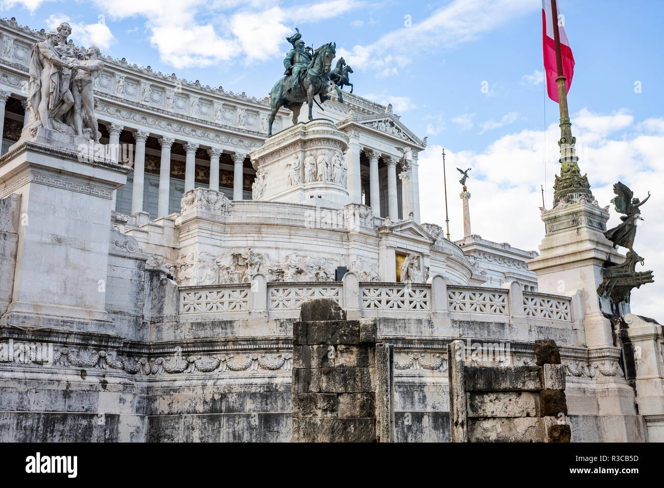 Le monument de Vittorio Emanuele II, qui est également connu sous le nom de Altare della Patria dans le centre-ville de Rome, Latium, Italie Banque D'Images