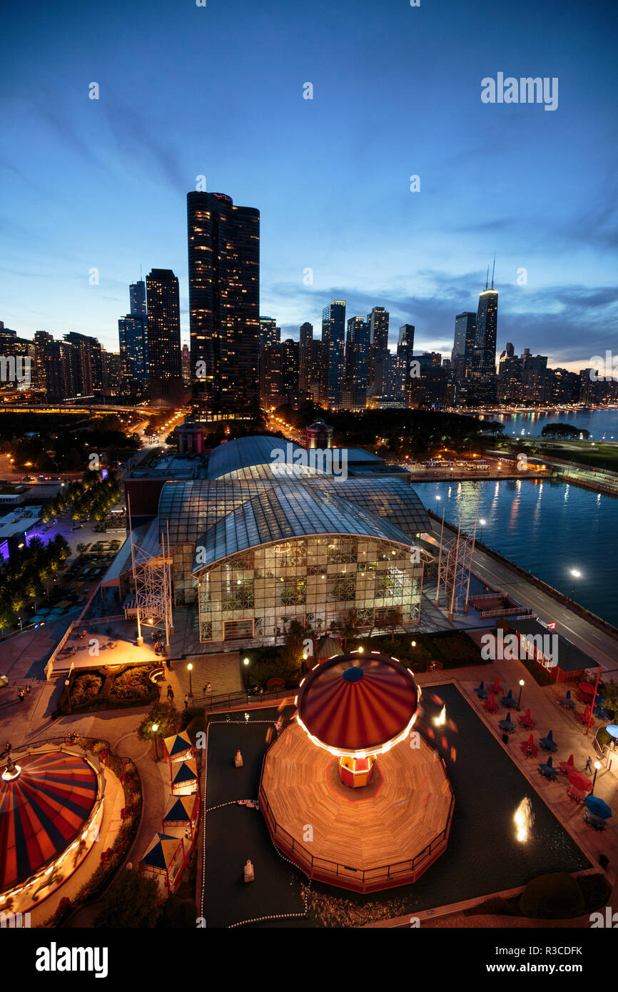 Chicago, Illinois, USA. Vue depuis la grande roue sur le Navy Pier. Banque D'Images