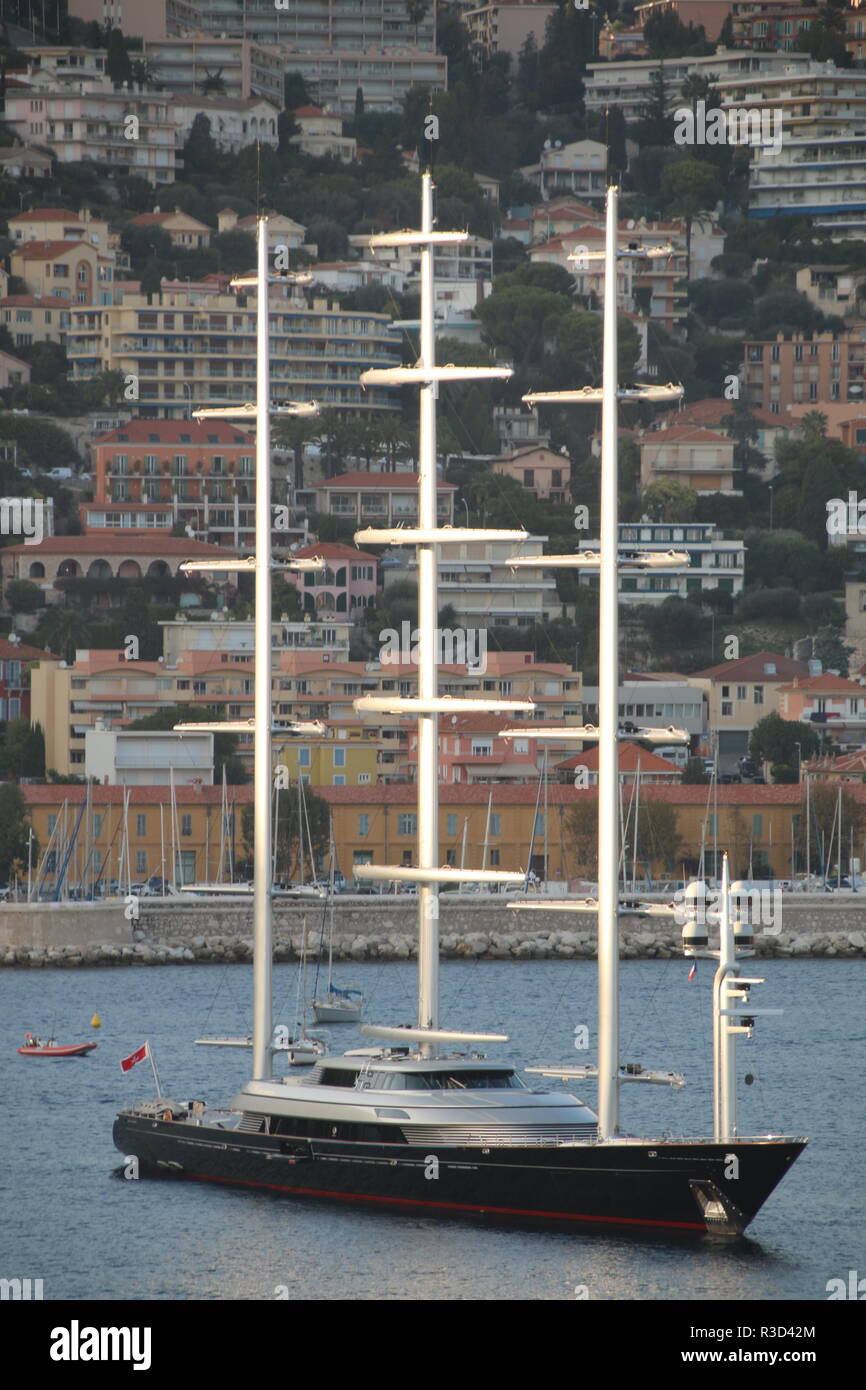 Maltese falcon and yacht Banque de photographies et d'images à haute  résolution - Alamy