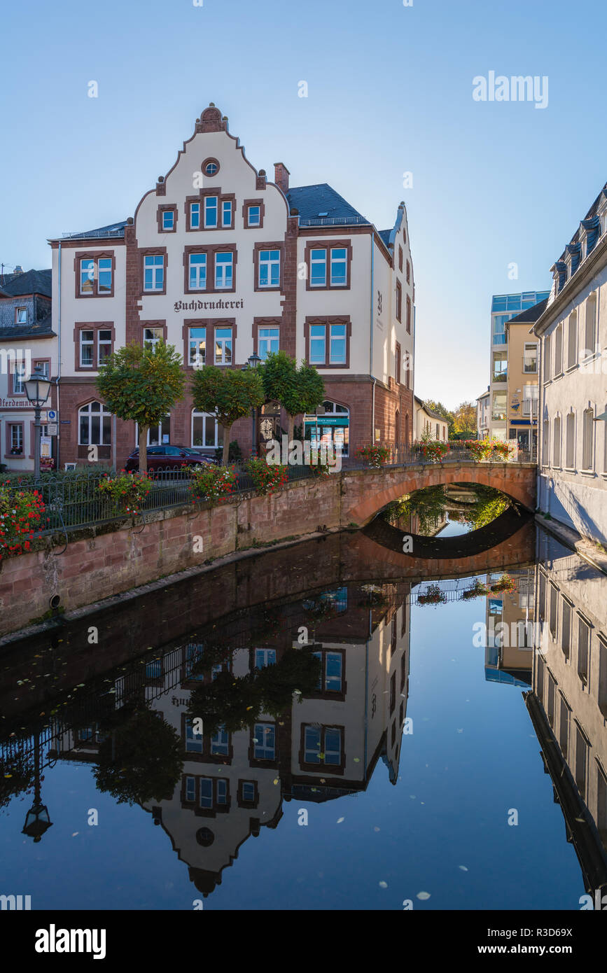 Centre historique de la ville de Saarburg sur la rivière Sarre, région appelée "petite Venise", Parc Naturel de Sarre-hunsrück, Rhénanie-Palatinat, Allemagne, Banque D'Images